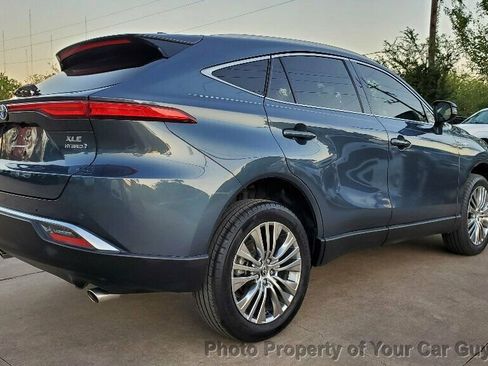 Used 2021 Toyota Venza XLE w/ Softex Package image 11