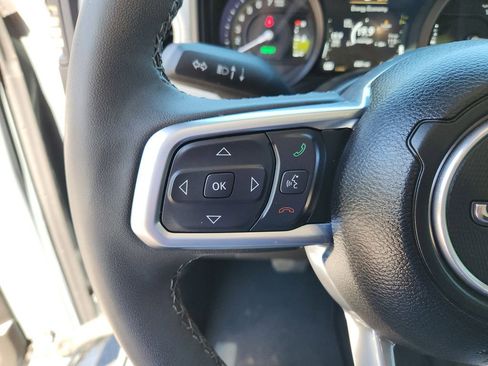 Used 2025 Jeep Wrangler Unlimited Sahara image 27