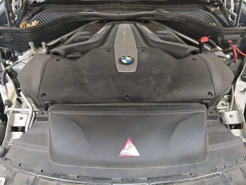 Used 2019 BMW X6 xDrive50i w/ M Sport Package image 15