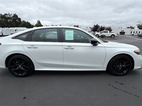 Used 2025 Honda Civic Sport image 3