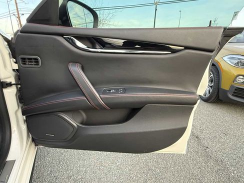 Used 2018 Maserati Quattroporte S image 25