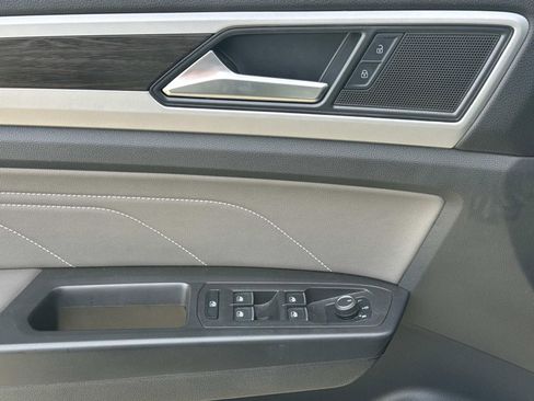 Used 2023 Volkswagen Atlas SE w/ Black Wheel Package image 20