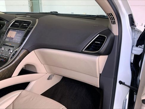 Used 2020 Lincoln Nautilus Reserve w/ Cargo Utility Package image 17