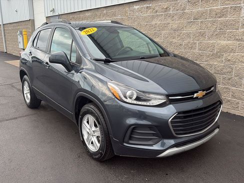 Used 2022 Chevrolet Trax LT w/ Driver Confidence Package AWD/4WD image 2