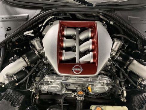 Used 2024 Nissan GT-R Premium w/ Floor Mat Package AWD/4WD image 69