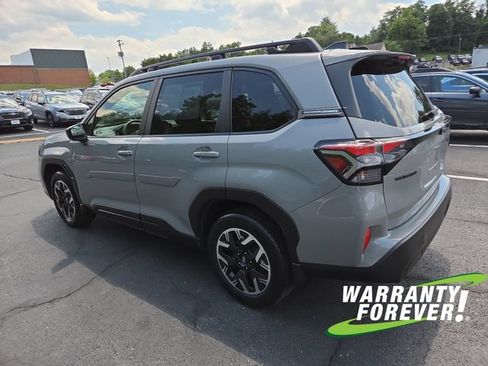 Used 2025 Subaru Forester Premium AWD/4WD image 5