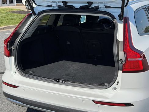 Used 2024 Volvo V60 B5 Cross Country Plus AWD/4WD image 18