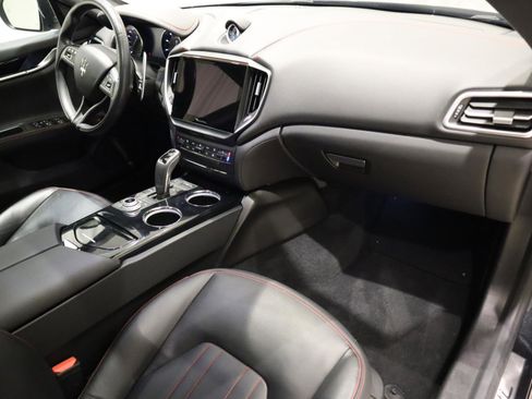 Used 2022 Maserati Ghibli Modena Q4 image 16