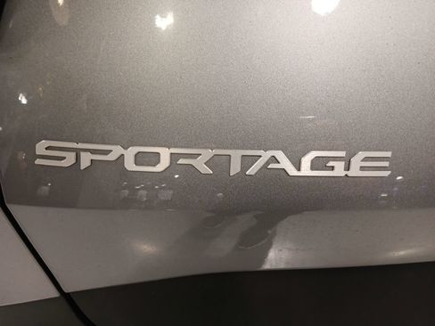 Used 2026 Kia Sportage LX FWD image 11