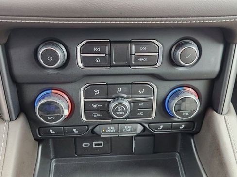 Used 2023 Chevrolet Tahoe LT w/ Luxury Package image 22