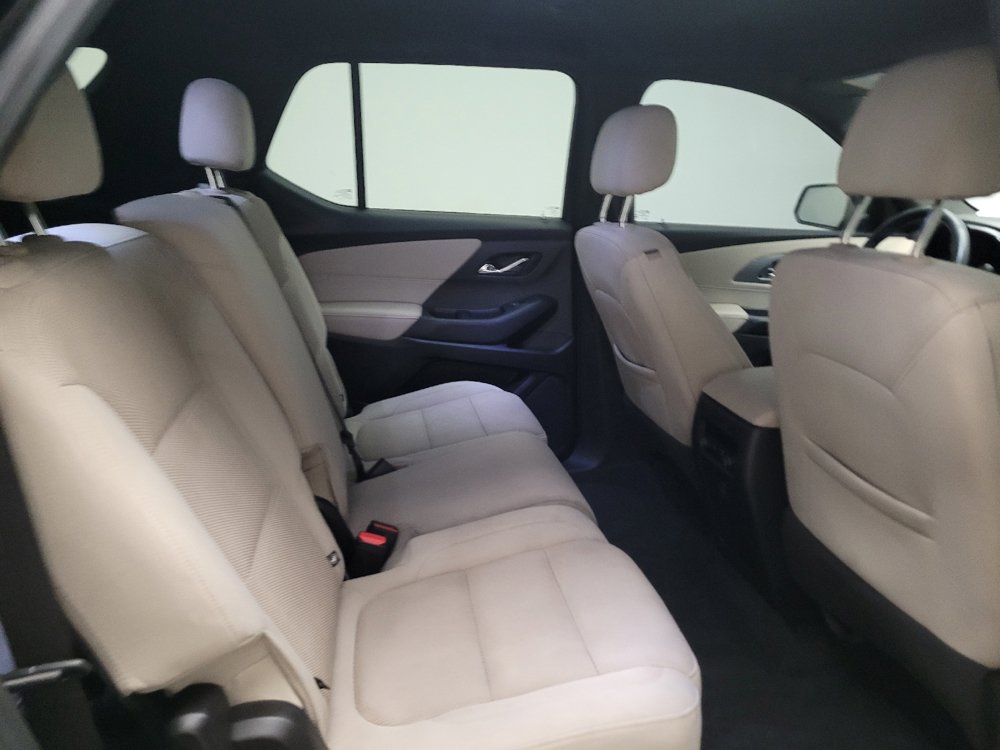 Used 2022 Chevrolet Traverse LS FWD image 19