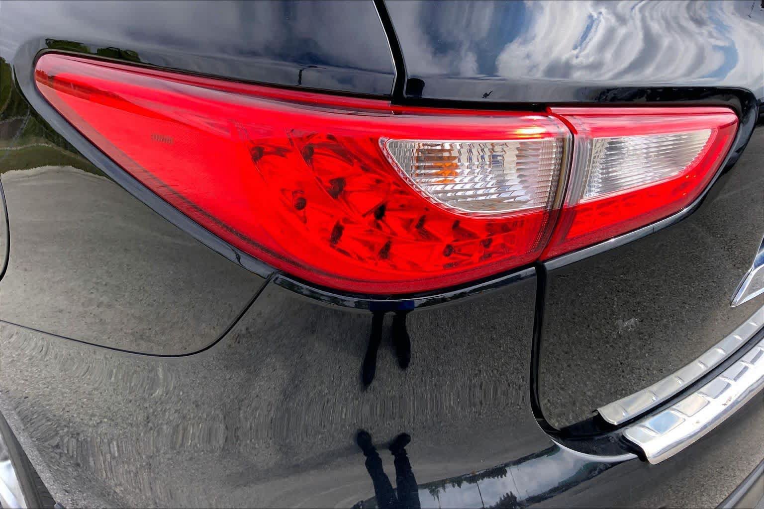 Used 2015 INFINITI QX60 Luxe w/ Premium Plus Package AWD/4WD image 28