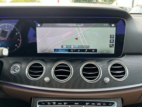 Used 2021 Mercedes-Benz E 350 4MATIC Sedan image 19
