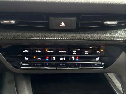Used 2021 Buick Envision Essence w/ Technology Package I FWD image 26