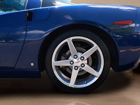 Used 2006 Chevrolet Corvette Coupe w/ Preferred Equipment Group RWD image 8