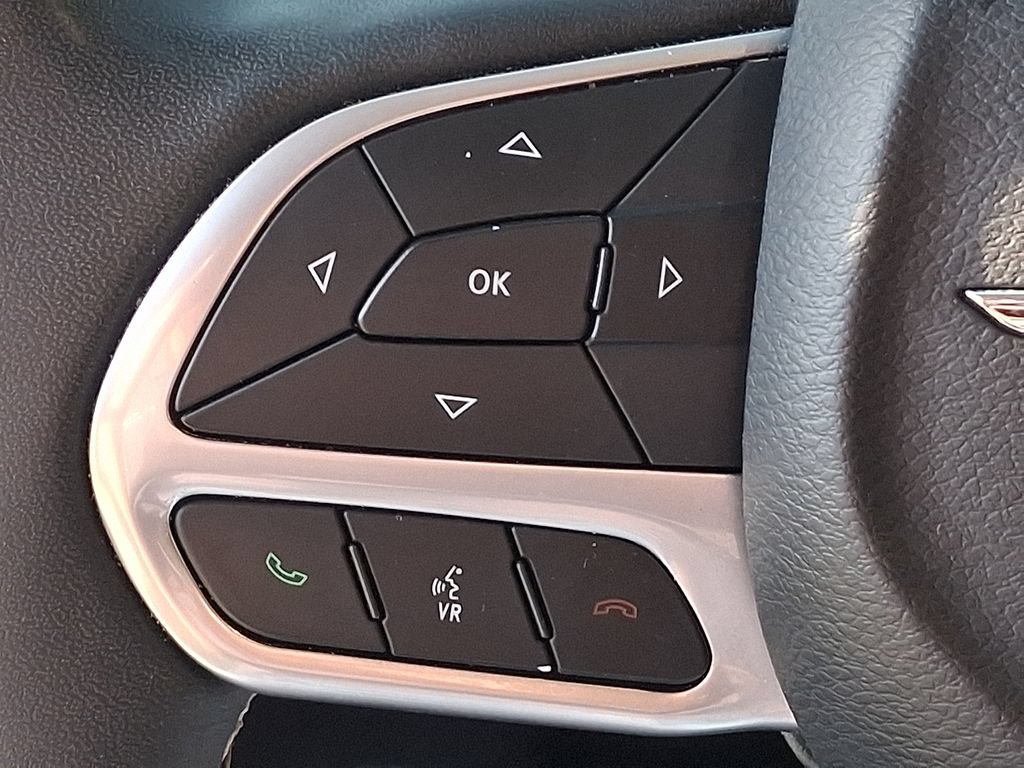 Used 2024 Chrysler Pacifica Touring-L FWD image 21