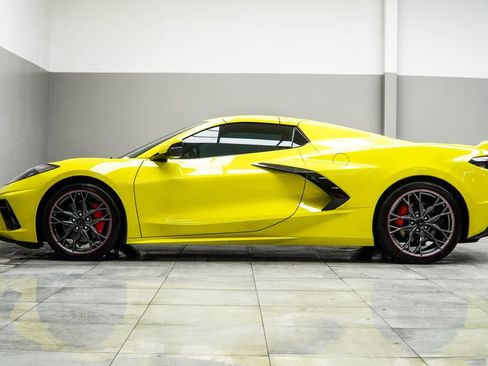 Used 2023 Chevrolet Corvette Stingray Premium Conv w/ Z51 Performance Package RWD image 11