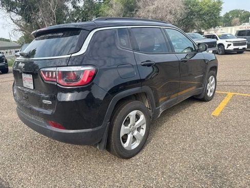 Used 2019 Jeep Compass Latitude AWD/4WD image 4