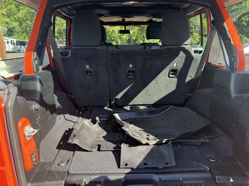Used 2018 Jeep Wrangler Unlimited Sport AWD/4WD image 16
