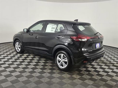 New 2025 Nissan Kicks S image 7