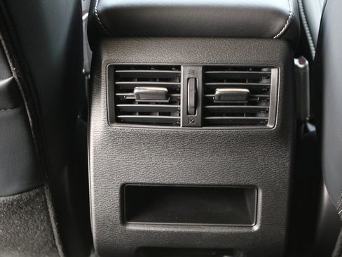 New 2025 Mitsubishi Outlander SE image 12