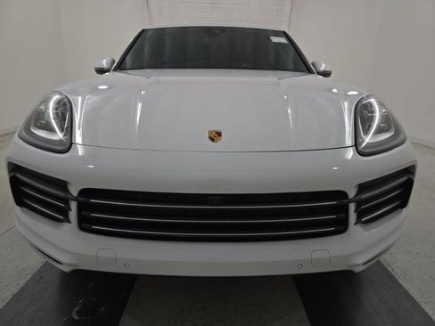 Used 2023 Porsche Cayenne w/ Premium Package AWD/4WD image 3
