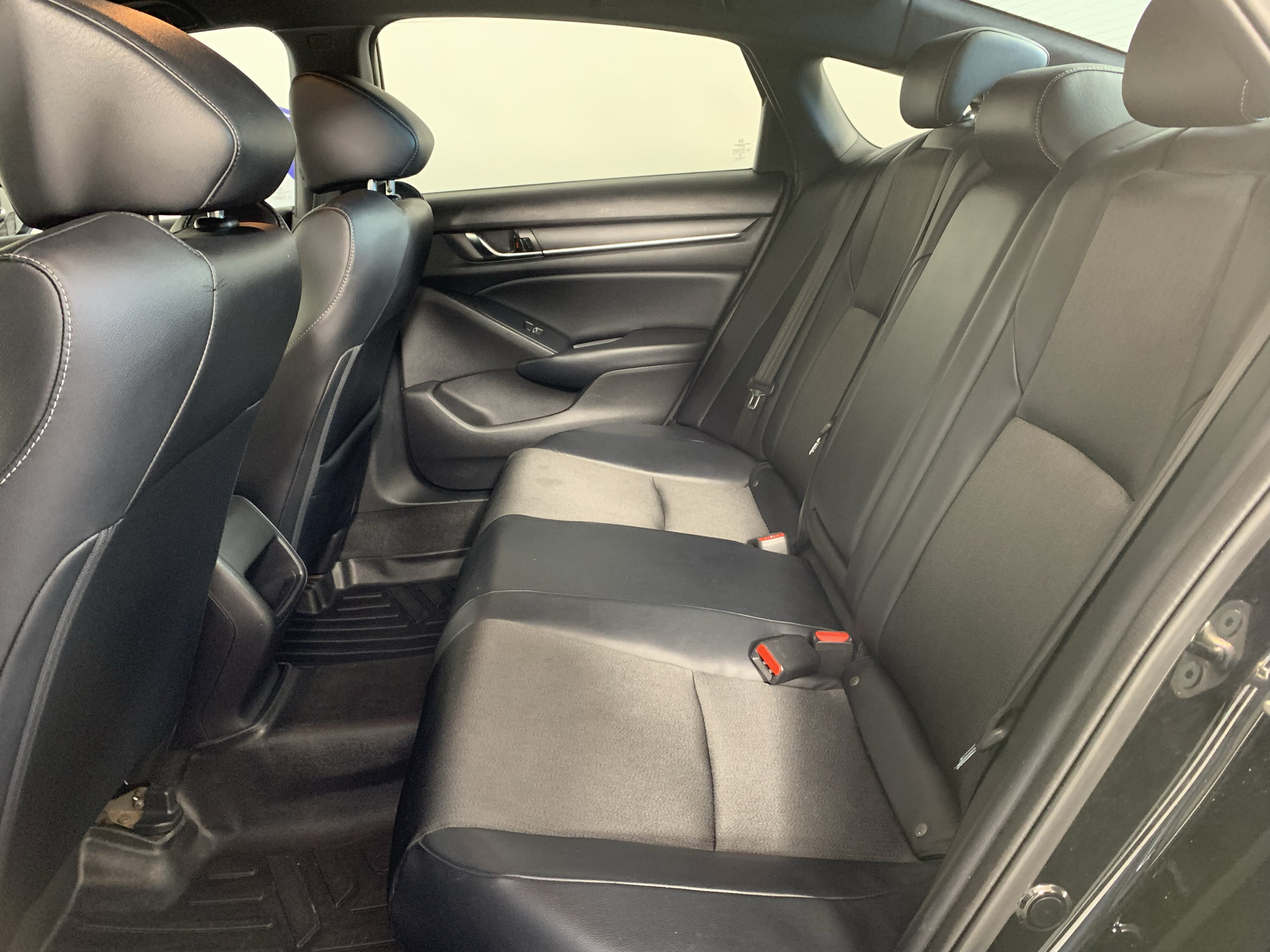 Used 2018 Honda Accord Sport image 30