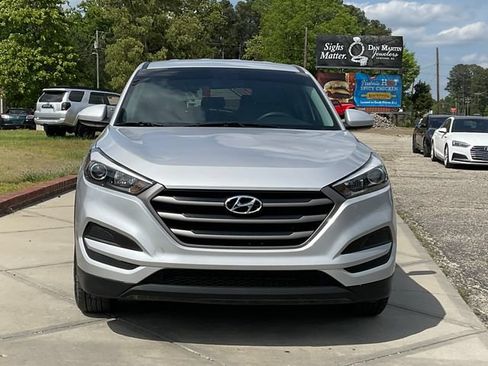 Used 2016 Hyundai Tucson SE FWD image 2