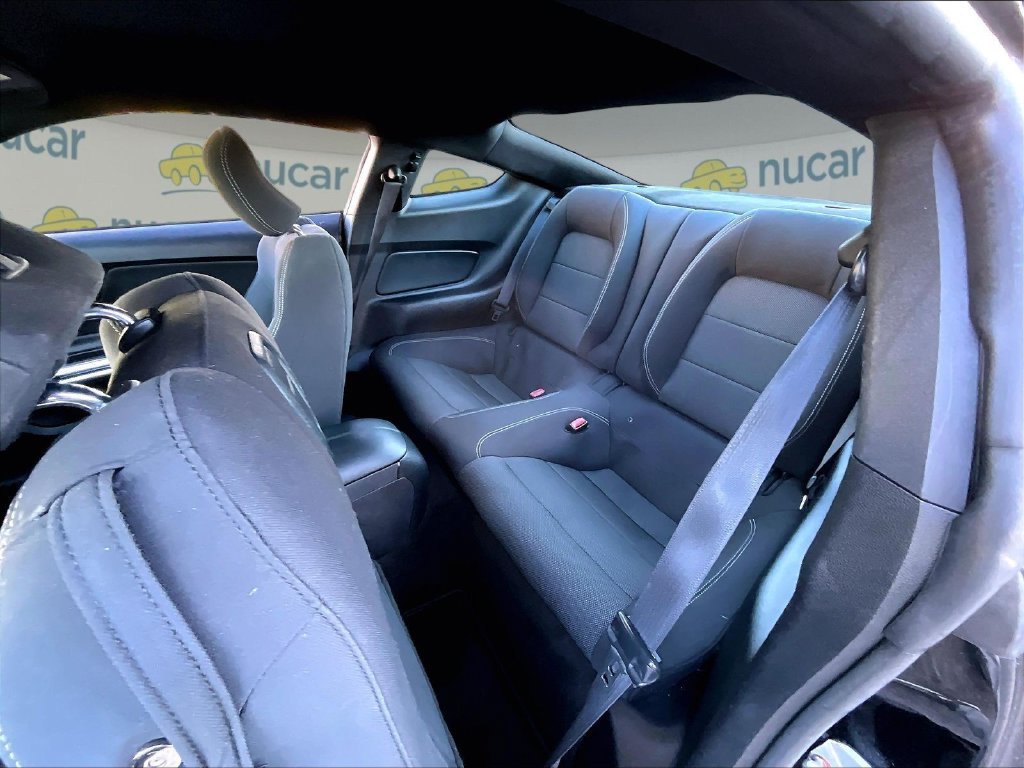 Used 2015 Ford Mustang Coupe RWD image 15