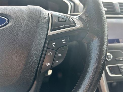 Used 2020 Ford Fusion SE image 23