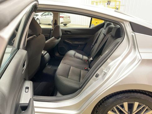 Used 2024 Nissan Altima 2.5 SV image 21