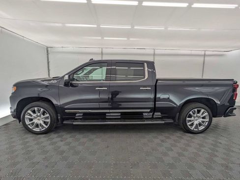 Used 2022 Chevrolet Silverado 1500 High Country w/ High Country Premium Package AWD/4WD image 3