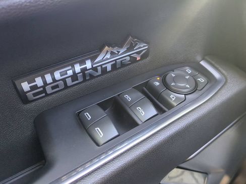 Used 2022 Chevrolet Silverado 1500 High Country w/ High Country Premium Package AWD/4WD image 32