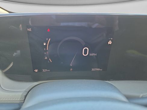 Used 2025 Buick Encore GX Preferred AWD/4WD image 32