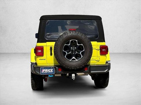 Used 2022 Jeep Wrangler Unlimited Rubicon 4xe w/ Cold Weather Group AWD/4WD image 4