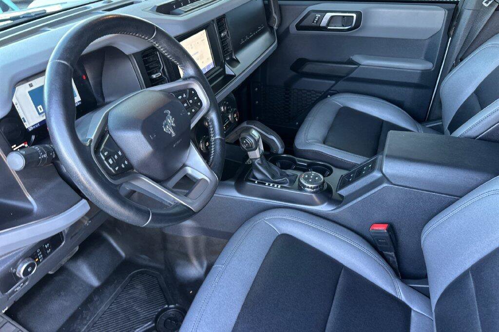 Used 2023 Ford Bronco Big Bend w/ Sasquatch Package AWD/4WD image 10