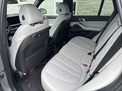 Certified 2024 BMW X5 xDrive40i w/ Premium Package image 10