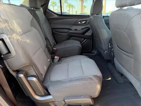 Certified 2023 Chevrolet Traverse LT FWD image 11