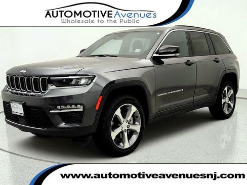 Used 2025 Jeep Grand Cherokee Limited AWD/4WD image 1