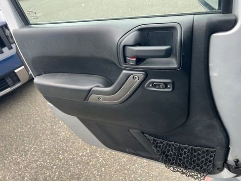 Used 2011 Jeep Wrangler Unlimited Sport image 17