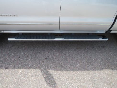 Used 2017 GMC Sierra 1500 SLT AWD/4WD image 4