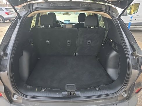 Used 2020 Ford Escape SE image 19