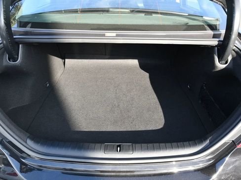 Used 2025 Genesis G70 2.5T RWD image 11