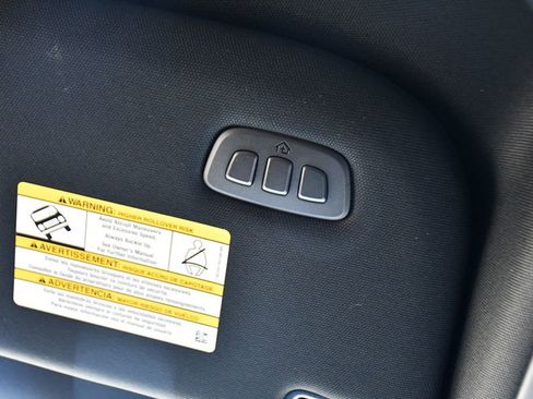 Used 2025 Ford F150 Lariat AWD/4WD image 36