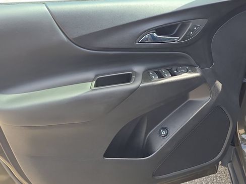 Used 2024 Chevrolet Equinox LT FWD image 25