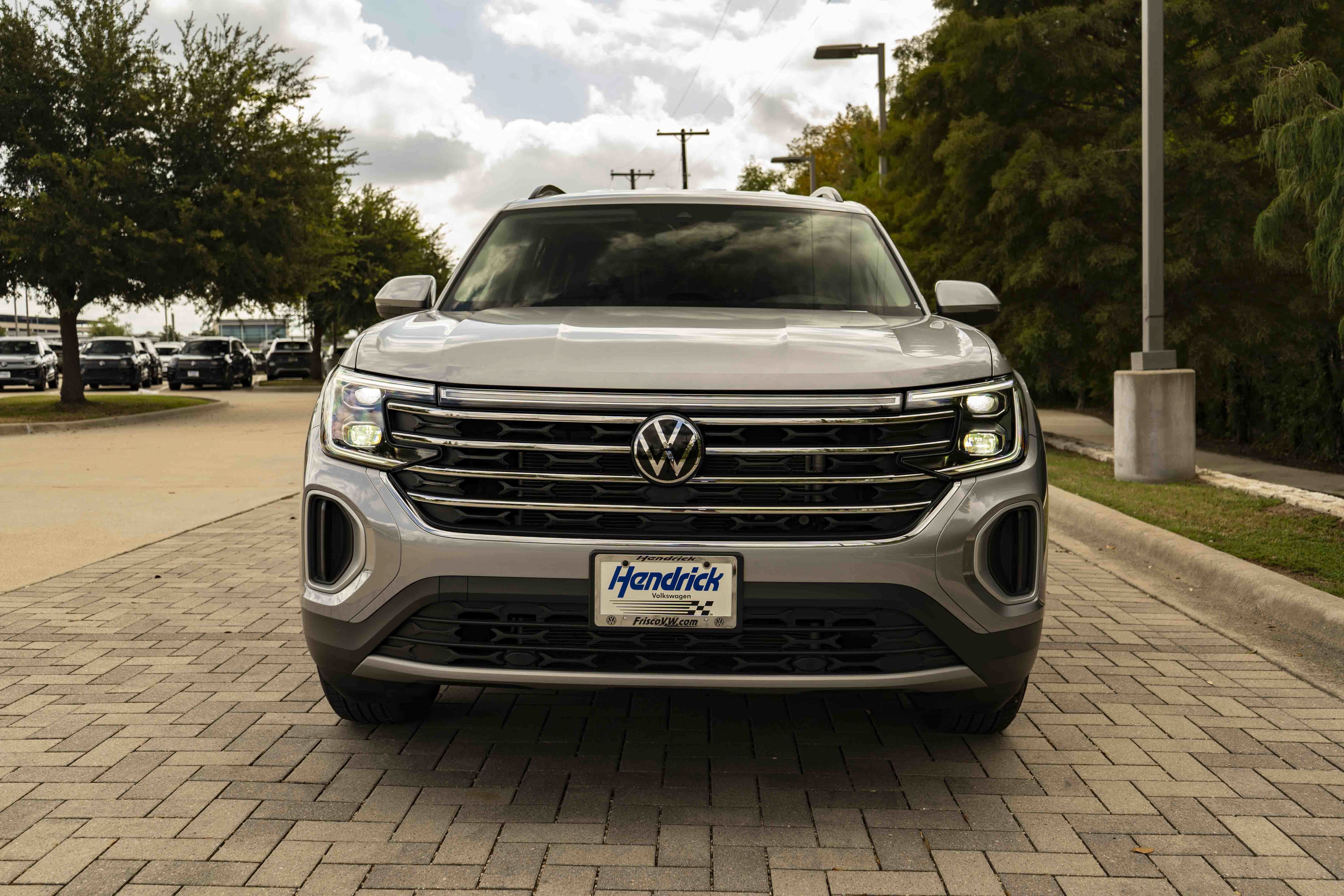 Certified 2026 Volkswagen Atlas SE FWD image 3