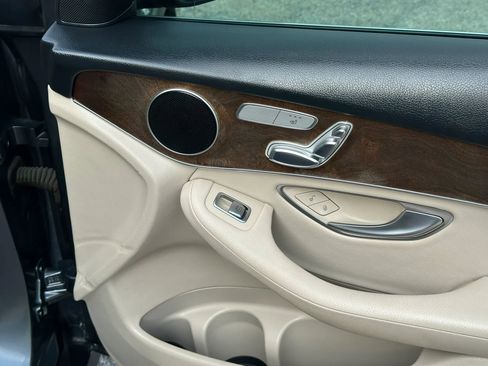 Used 2017 Mercedes-Benz GLC 300 w/ Premium 1 Package image 20