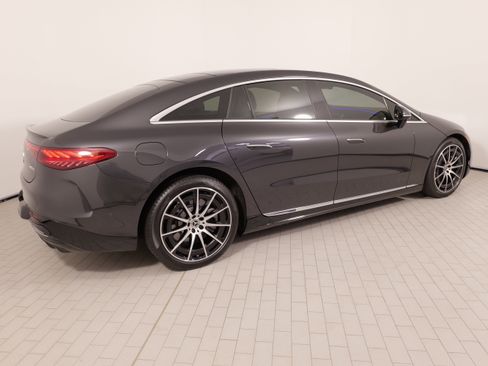 Used 2023 Mercedes-Benz EQS 580 4MATIC Sedan image 12