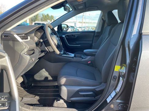 Used 2020 Toyota RAV4 LE image 25