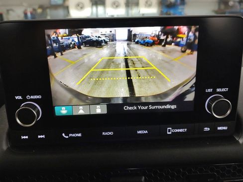 Used 2023 Honda HR-V LX image 9